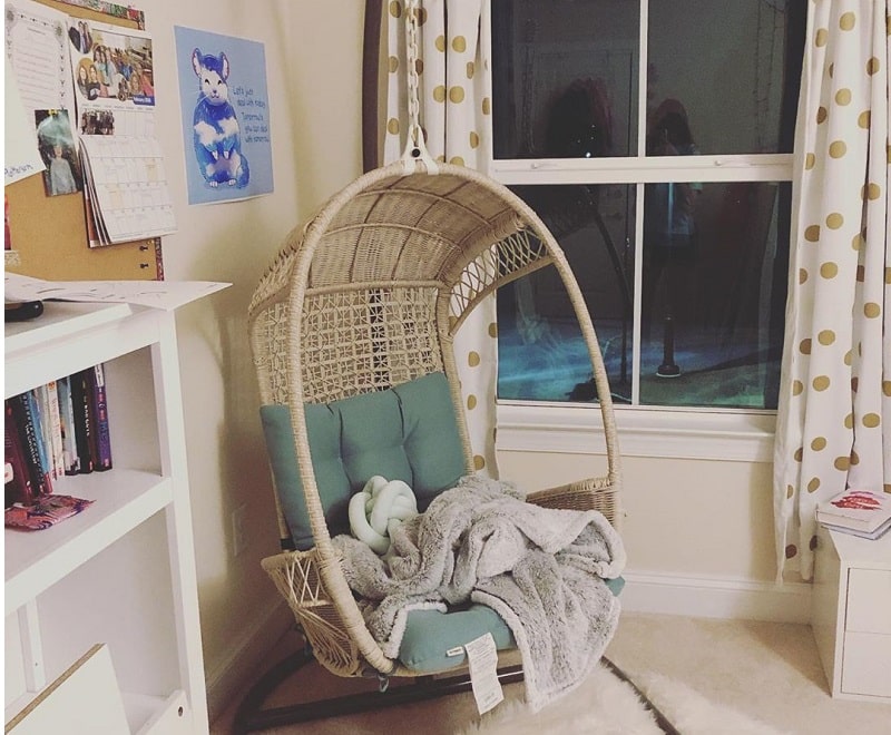 Hanging Chair For Serene Vibe