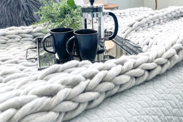 Top Coziest Blankets To Use For Attractive Home Décor