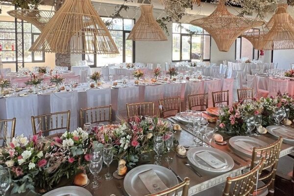 Unique food table ideas to enhance the wedding decor