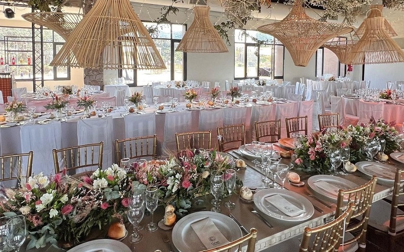 Unique food table ideas to enhance the wedding decor