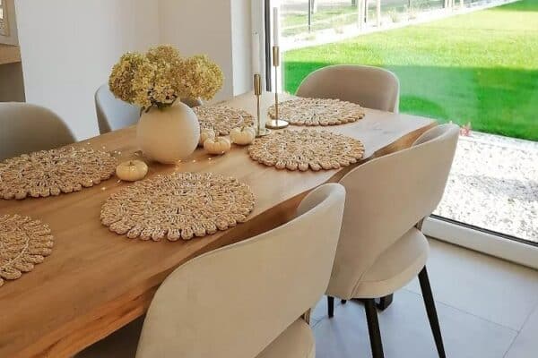 How To Decorate Dining Table the Best?