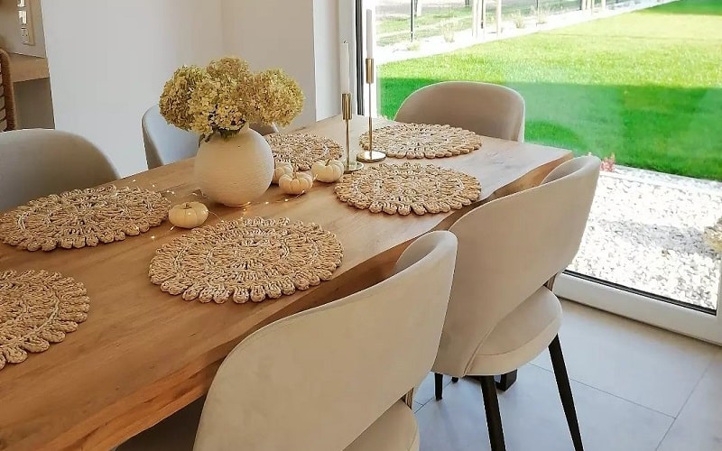 How To Decorate Dining Table the Best?